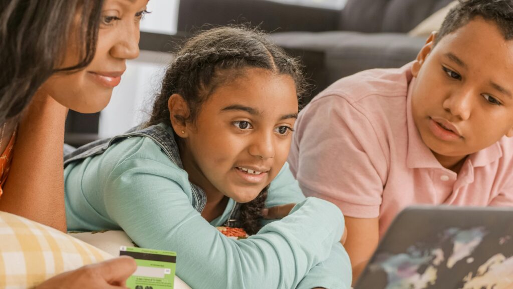 pexels kindelmedia 6994171